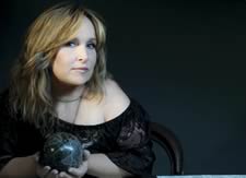 Gretchen Peters - Hello Cruel World